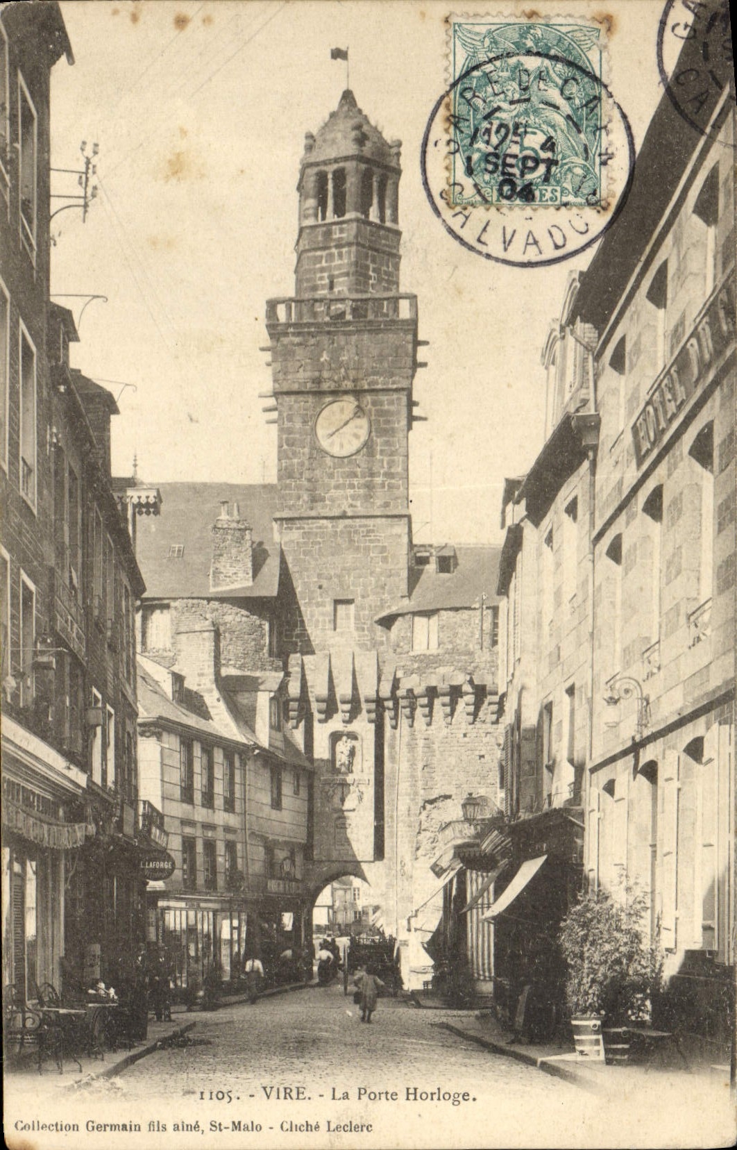 CPA Vire La Porte Horloge