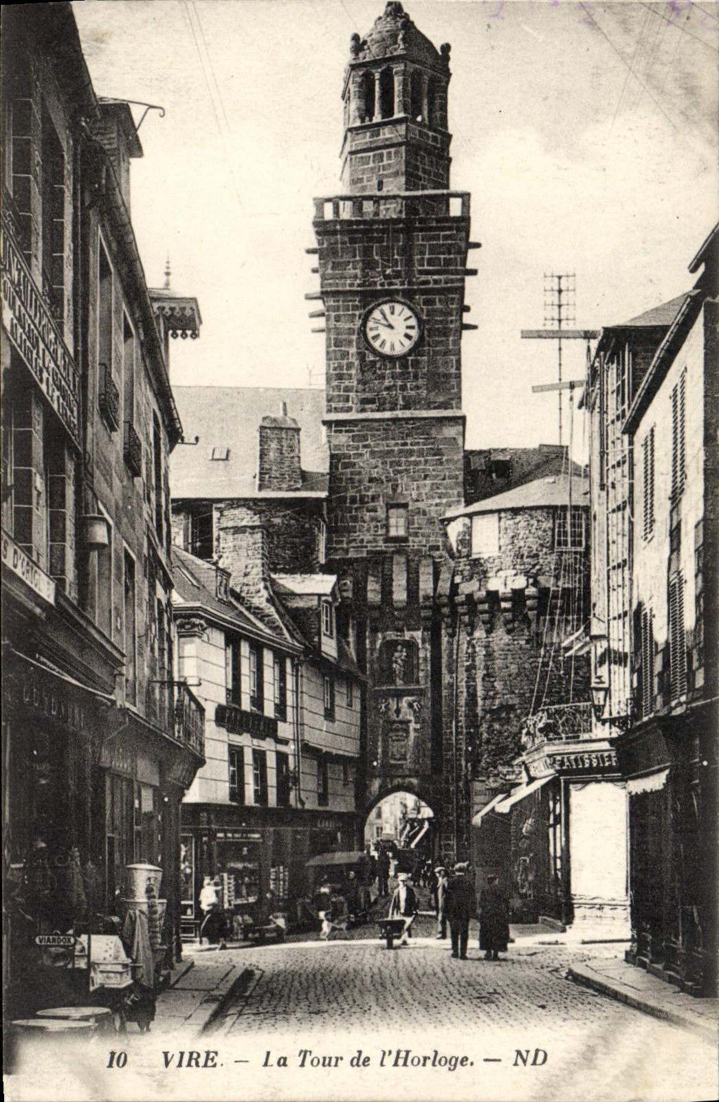 CPA Vire La Tour de L'Horloge