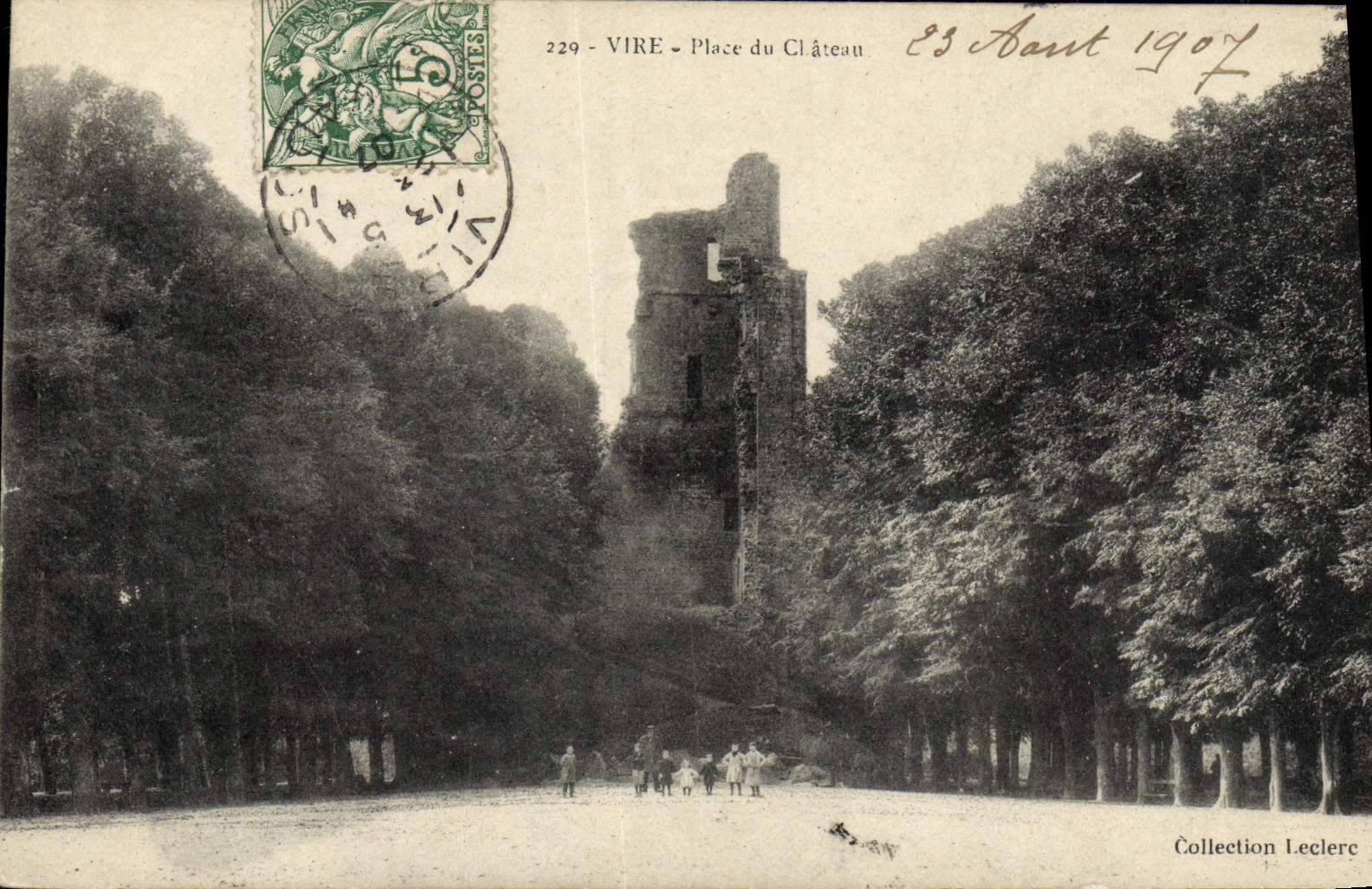CPA Vire Place du Chateau