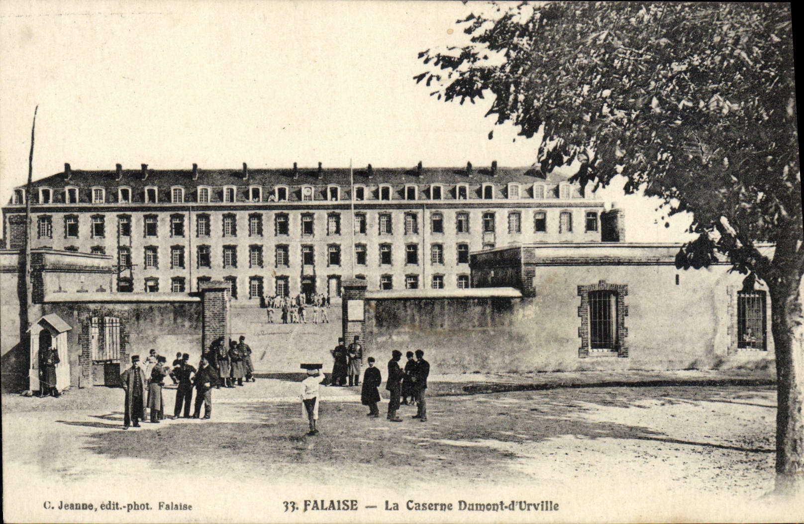CPA Falaise La Caserne Dumont d'Urville Militaria 