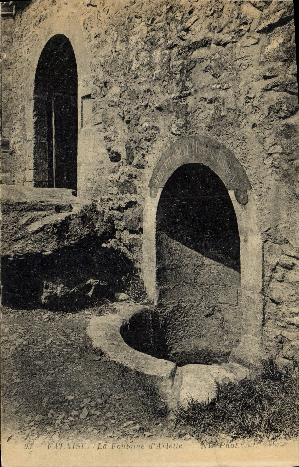 CPA Falaise La Fontaine d'Arlette 