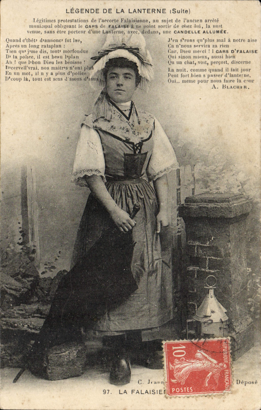 CPA Falaise Legende de la lanterne Falaise Folklore CostumeFemme
