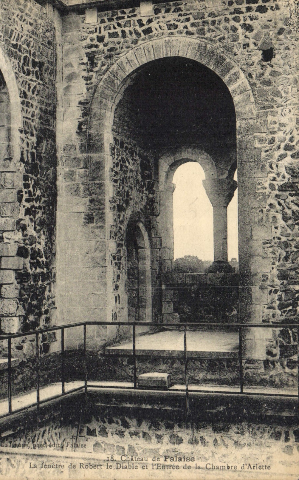 VINTAGE POSTCARD Cliff Castle dFenetre of Robert Devil and the Entry of the room of Arlette