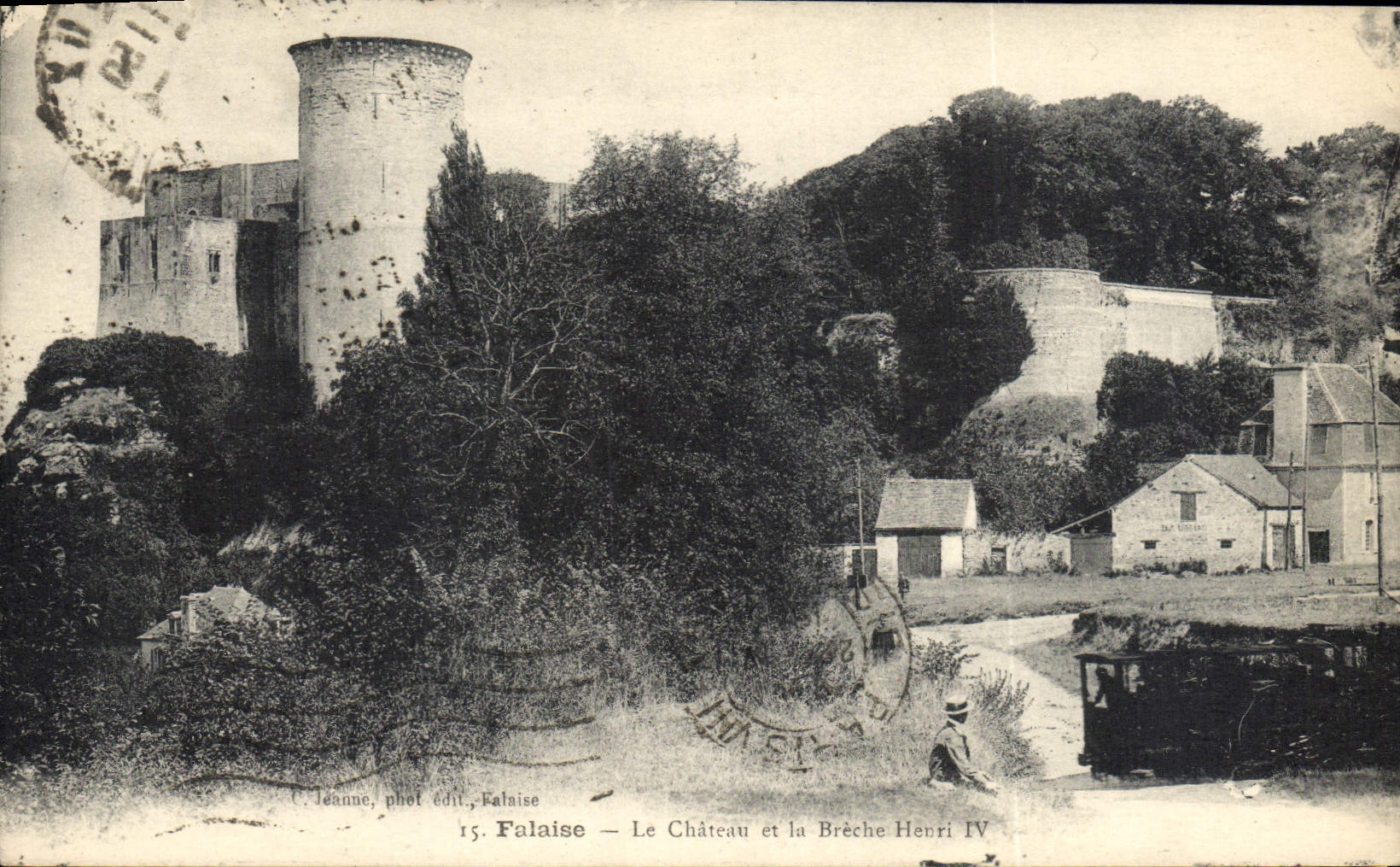 CPA Falaise Le Chateau et la Breche Henri IV Train 