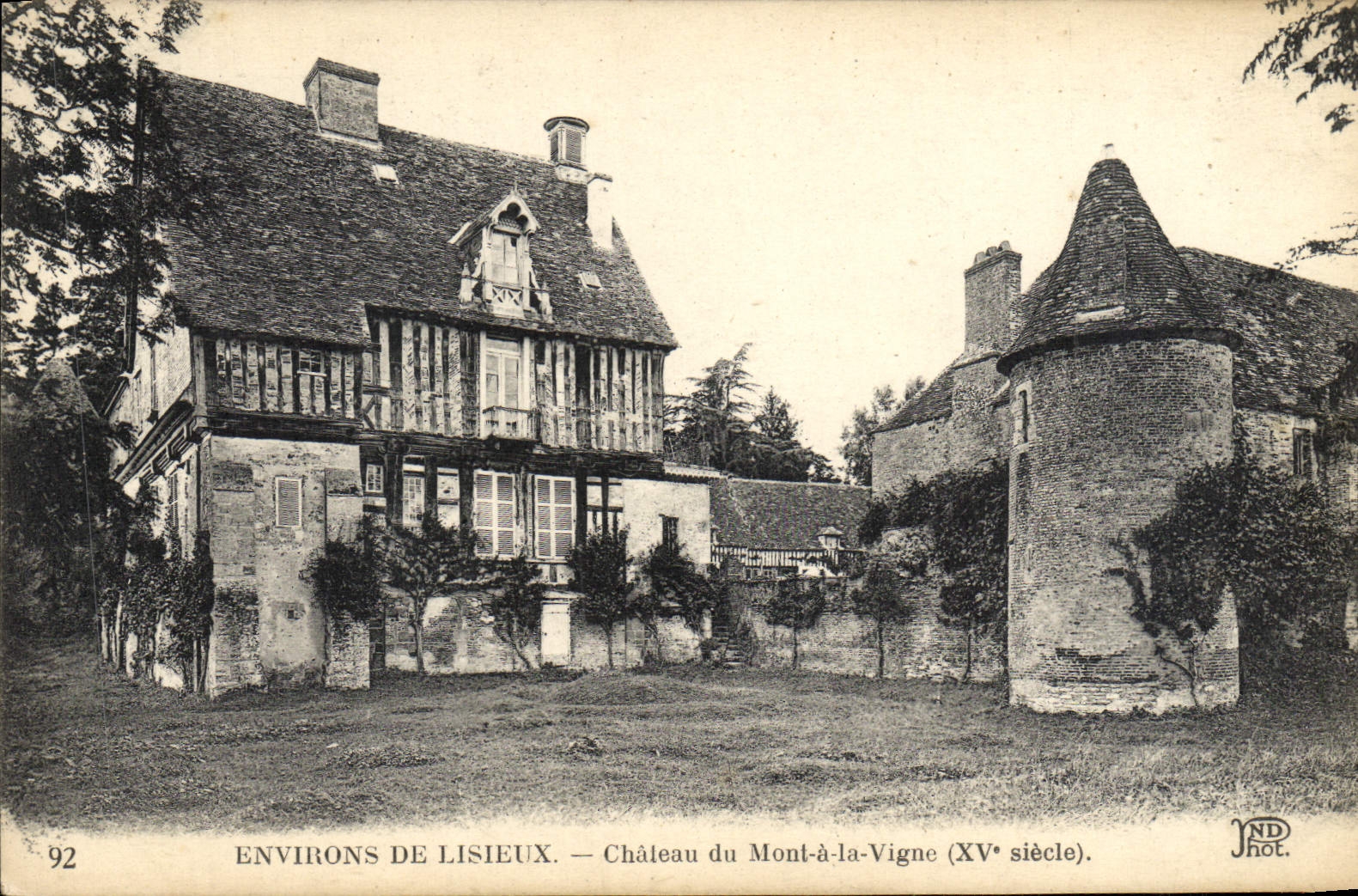 CPA Environs De Lisieux Chateau du Mont a la Vigne
