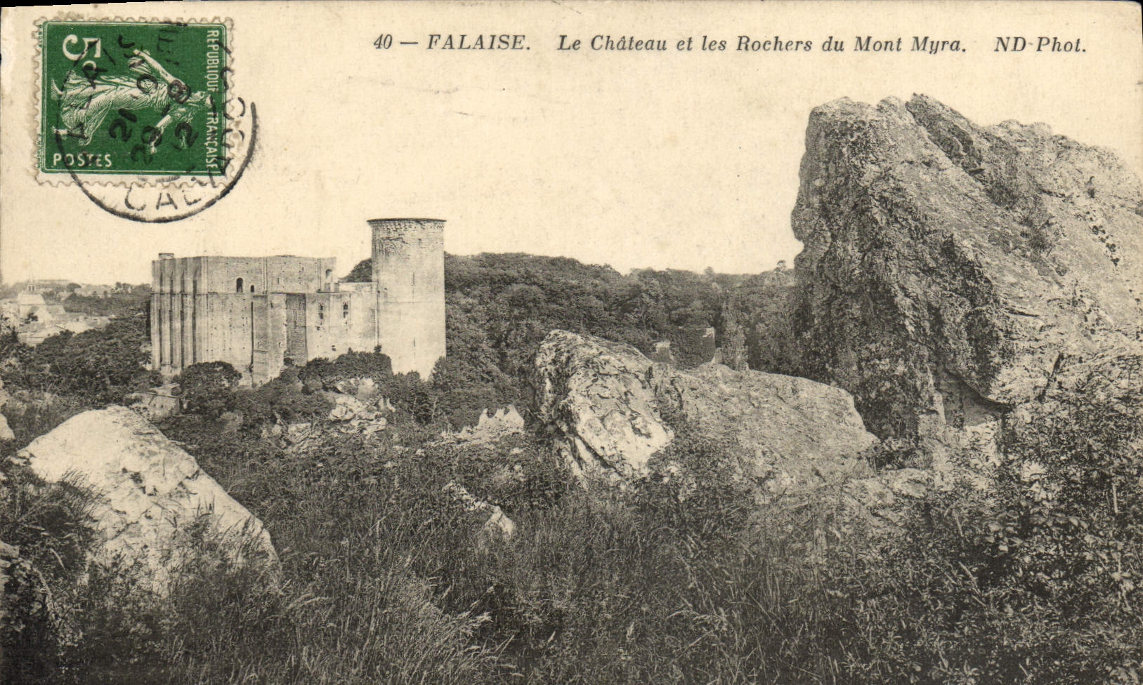CPA Falaise Chateau et les Rochers du Mont Myra