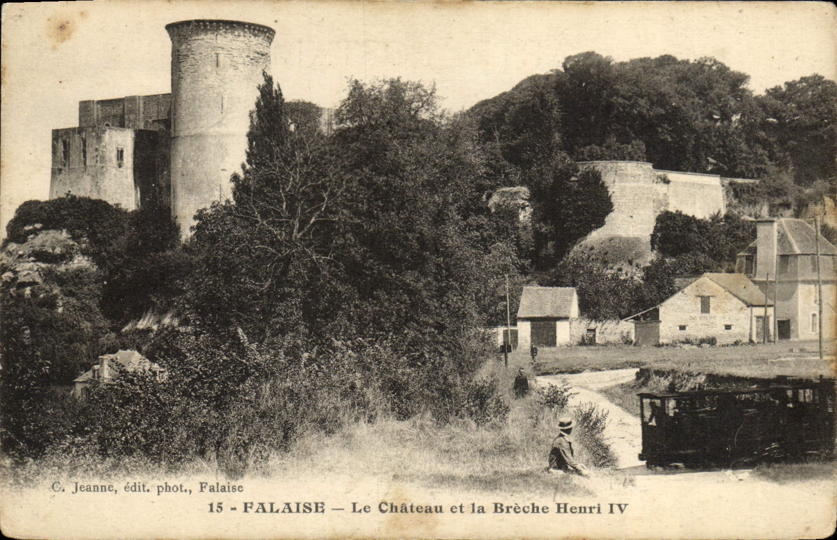 CPA Falaise Le Chateau et la Breche Henri IV Train