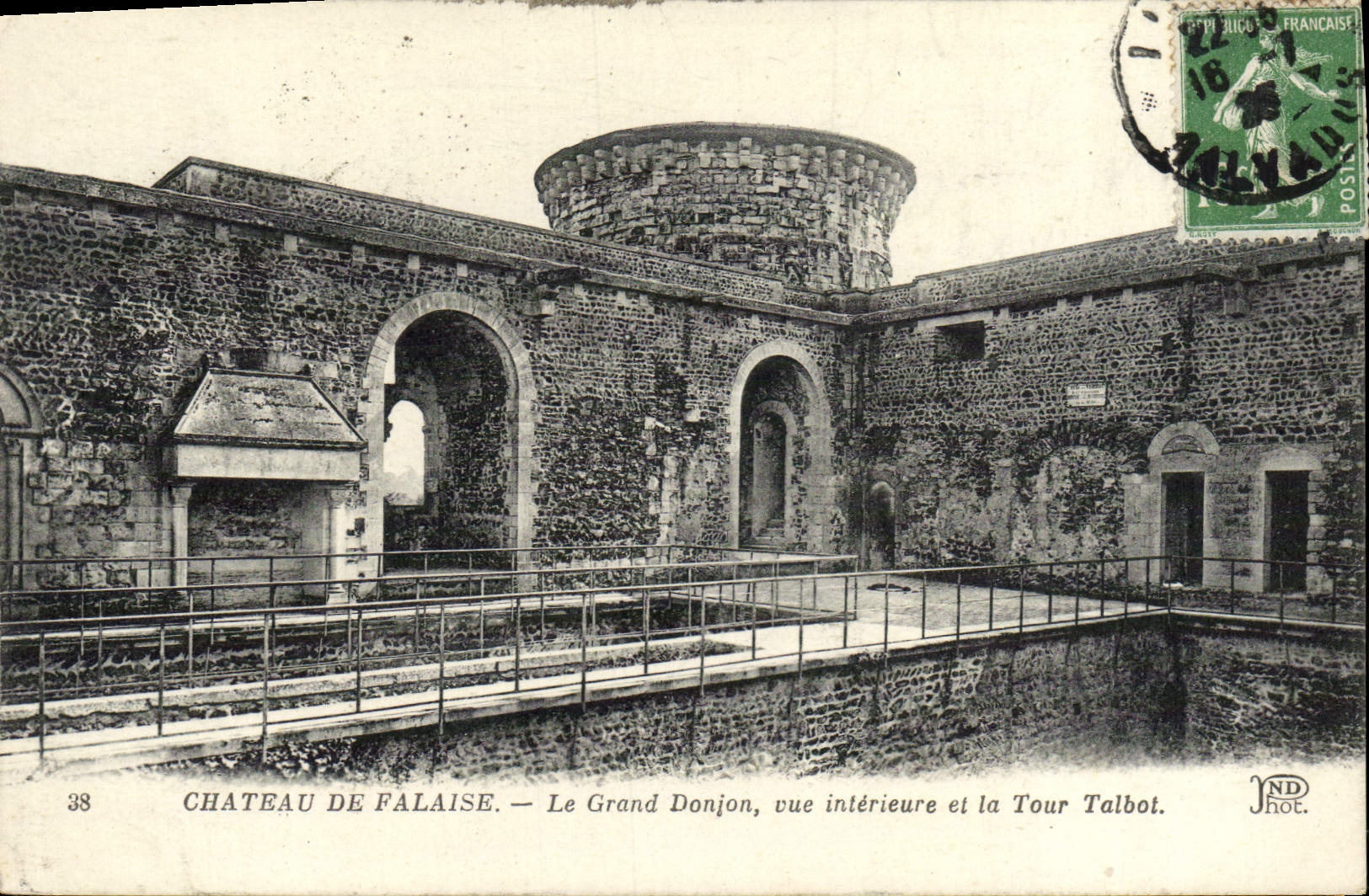 VINTAGE POSTCARD Cliff the Large Keep seen Interior and the Tower