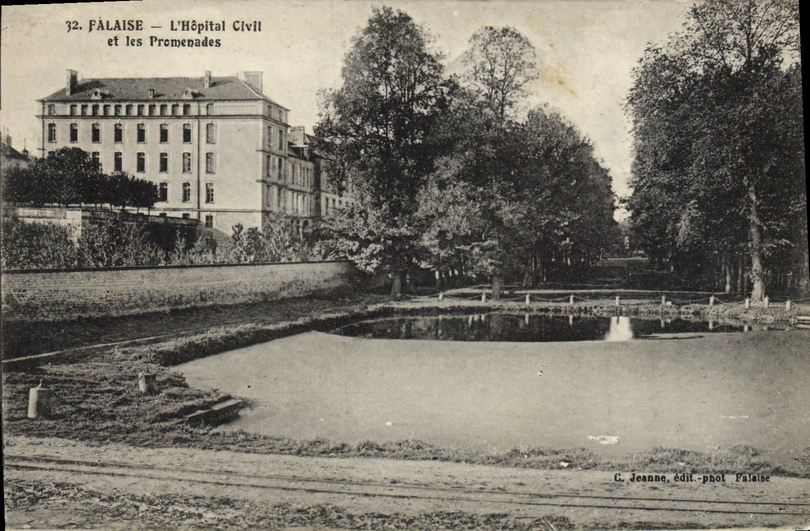 CPA Falaise L'Hopital Civll et les Promenades