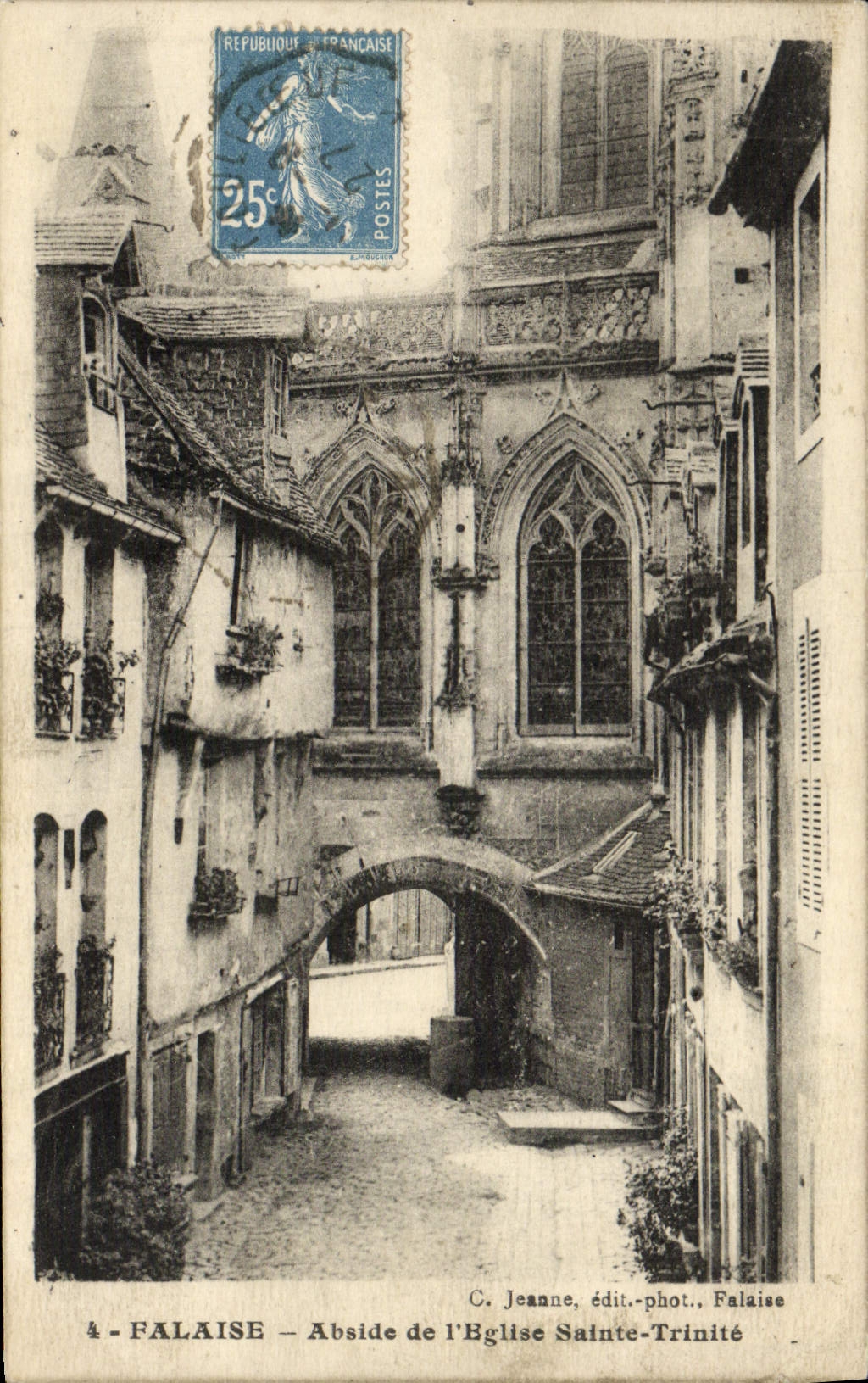 CPA Falaise Abside de L'Eglise Saint Trinite