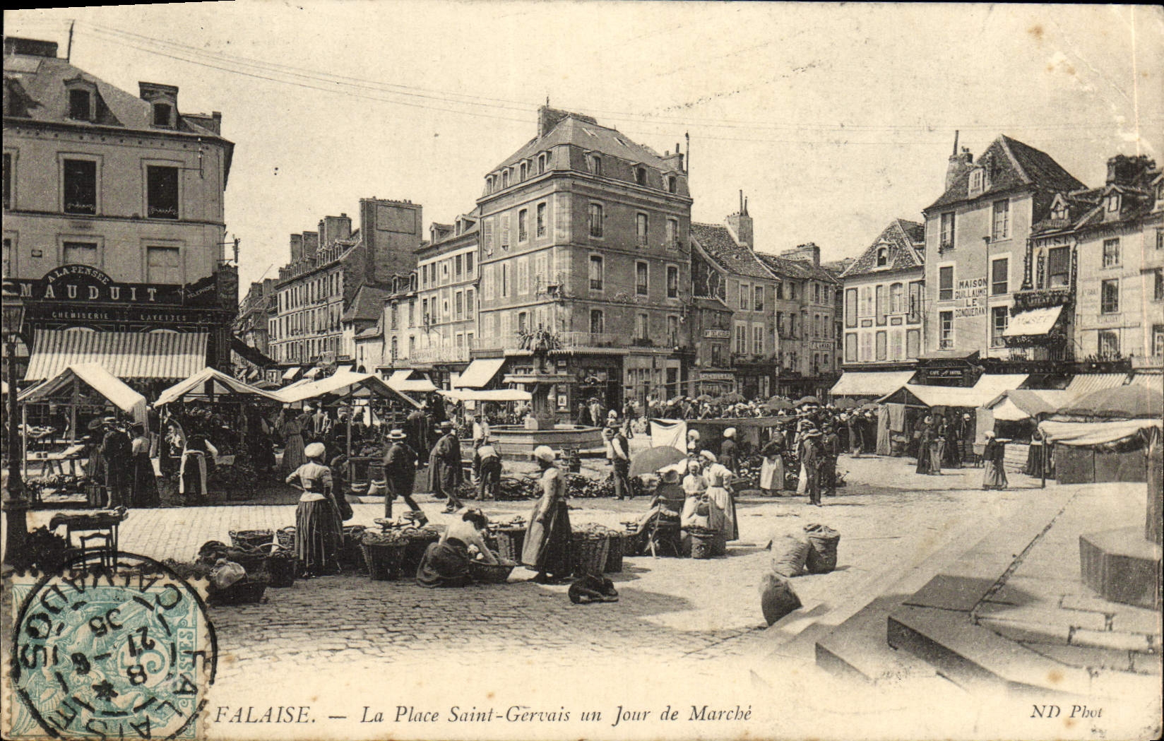 CPA Falaise La Place Saint Gervais un Jour de Marche TOP