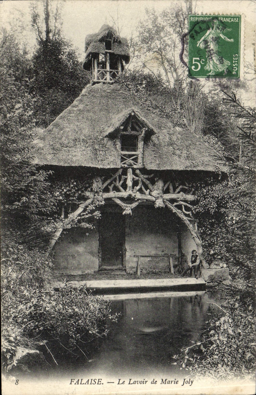CPA Falaise Le Lavoir de Marie Joly