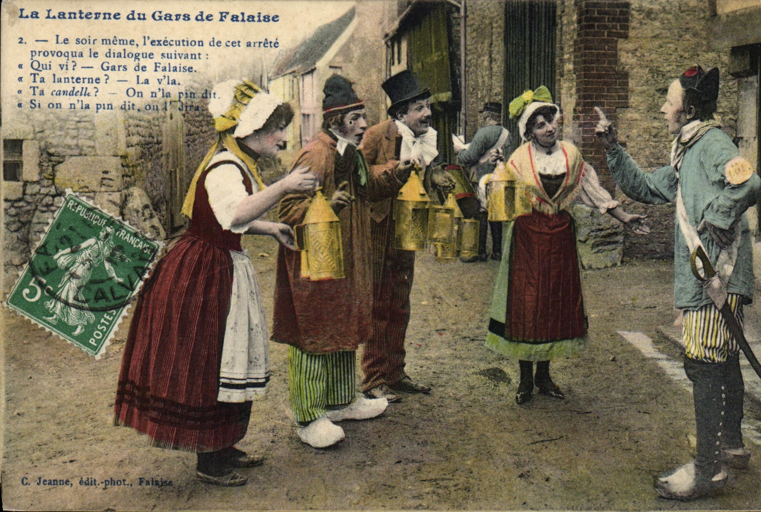 CPA Falaise La lanterne du gars de Falaise Folklore Costume