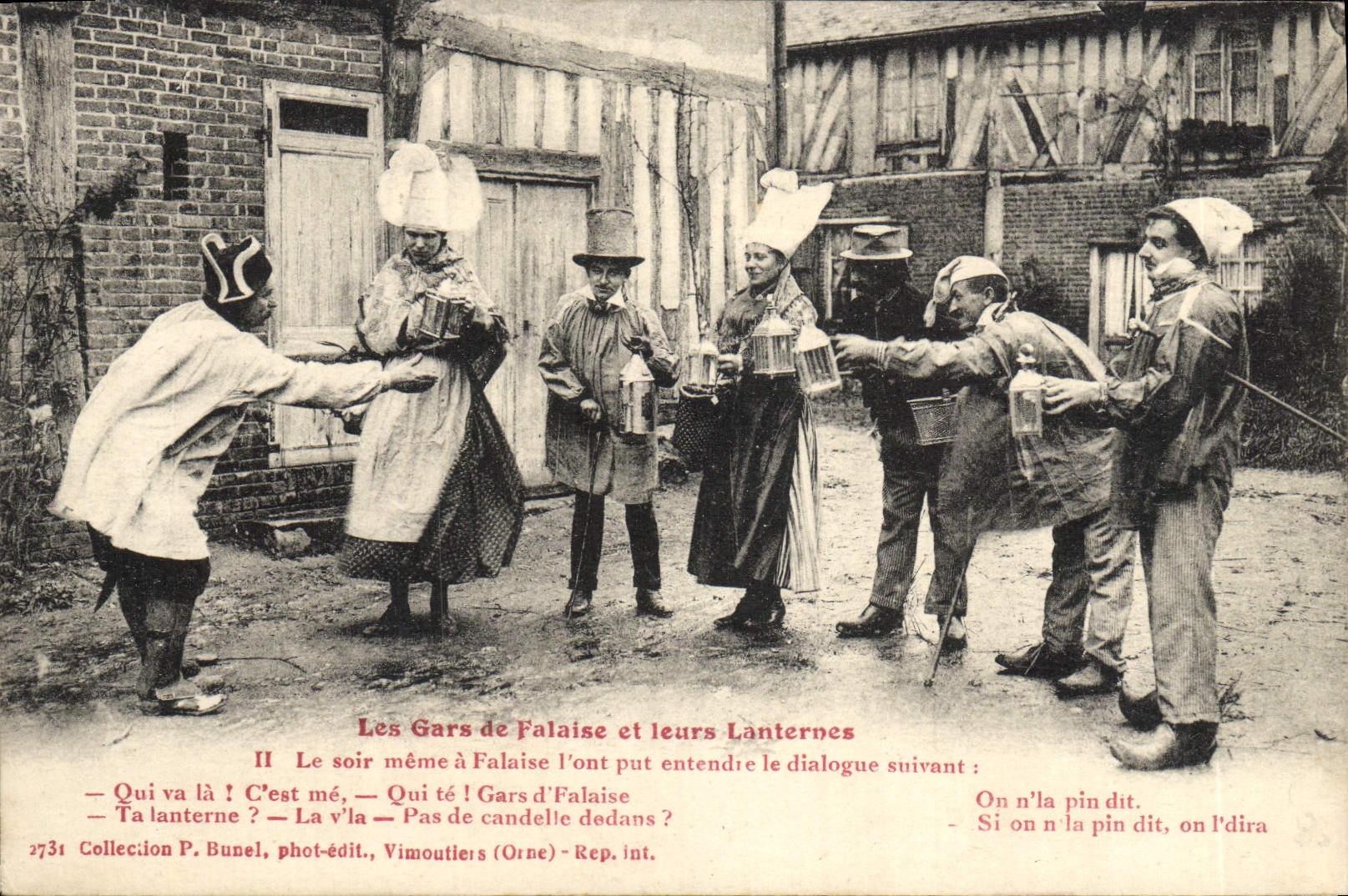 CPA Gars de Falaise et Ieurs Lanternes Folklore Costume