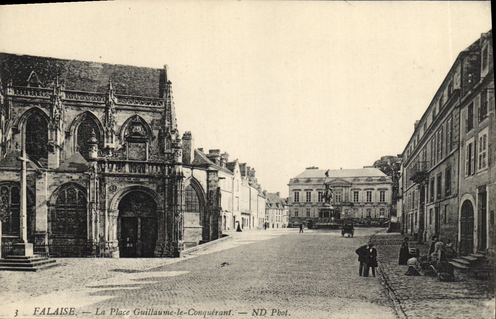 CPA Falaise La Place Guillaume le Conquerant