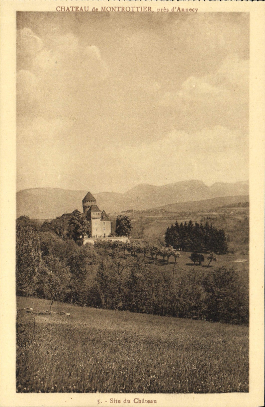 Castillo de la POSTAL de la VENDIMIA de Montrottier cerca del sitio de Annecy del castillo