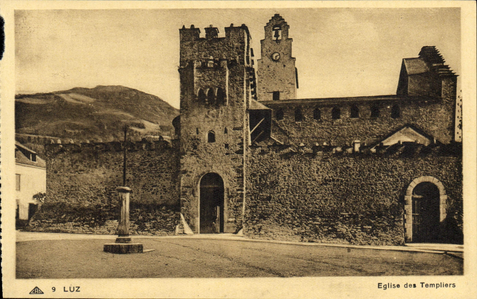 CPA Luz Eglise Des Templlers