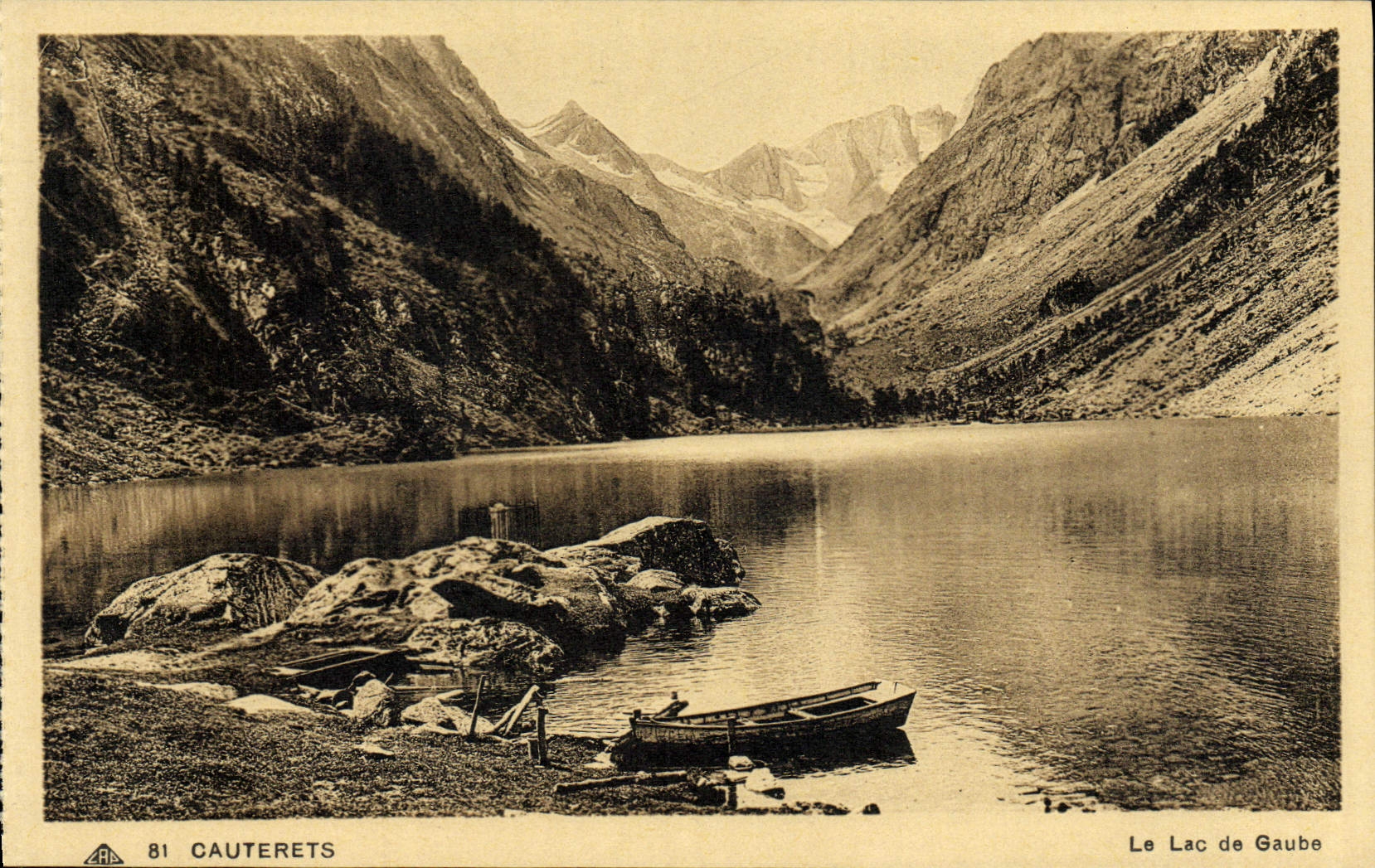 CPA Cauterets Le lac de Gaube