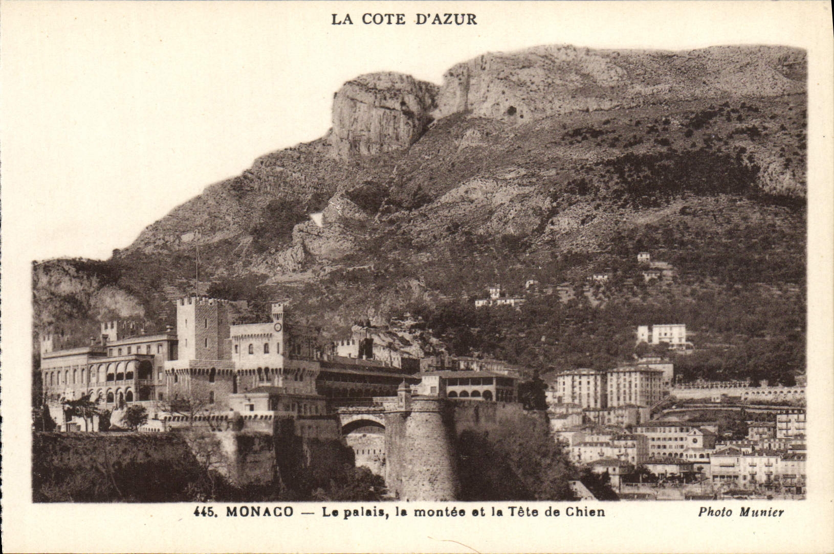 CPA Monaco Le palais la montee et la tete de chien