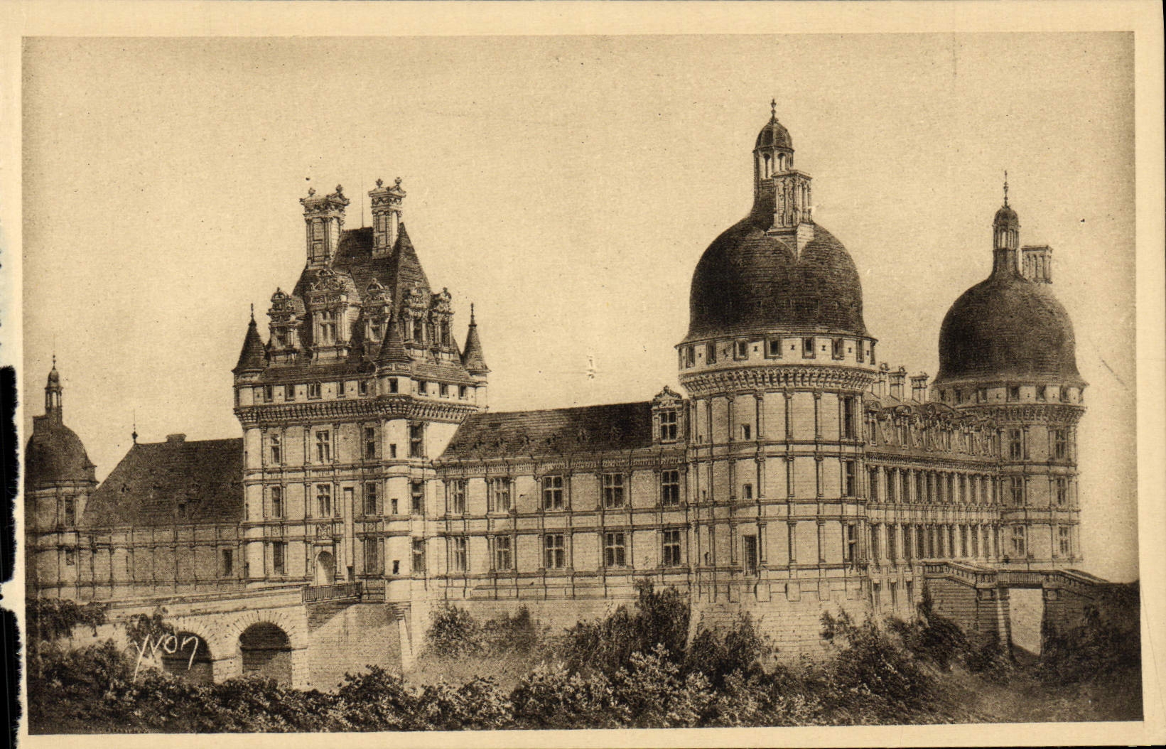 VINTAGE POSTCARD Loire ch4ateau Castle of Valencay