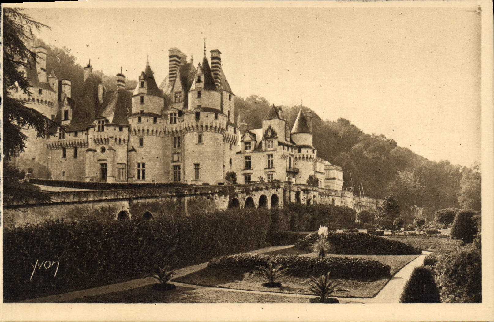 VINTAGE POSTCARD Loire ch4ateau Castle of Rigny Custom