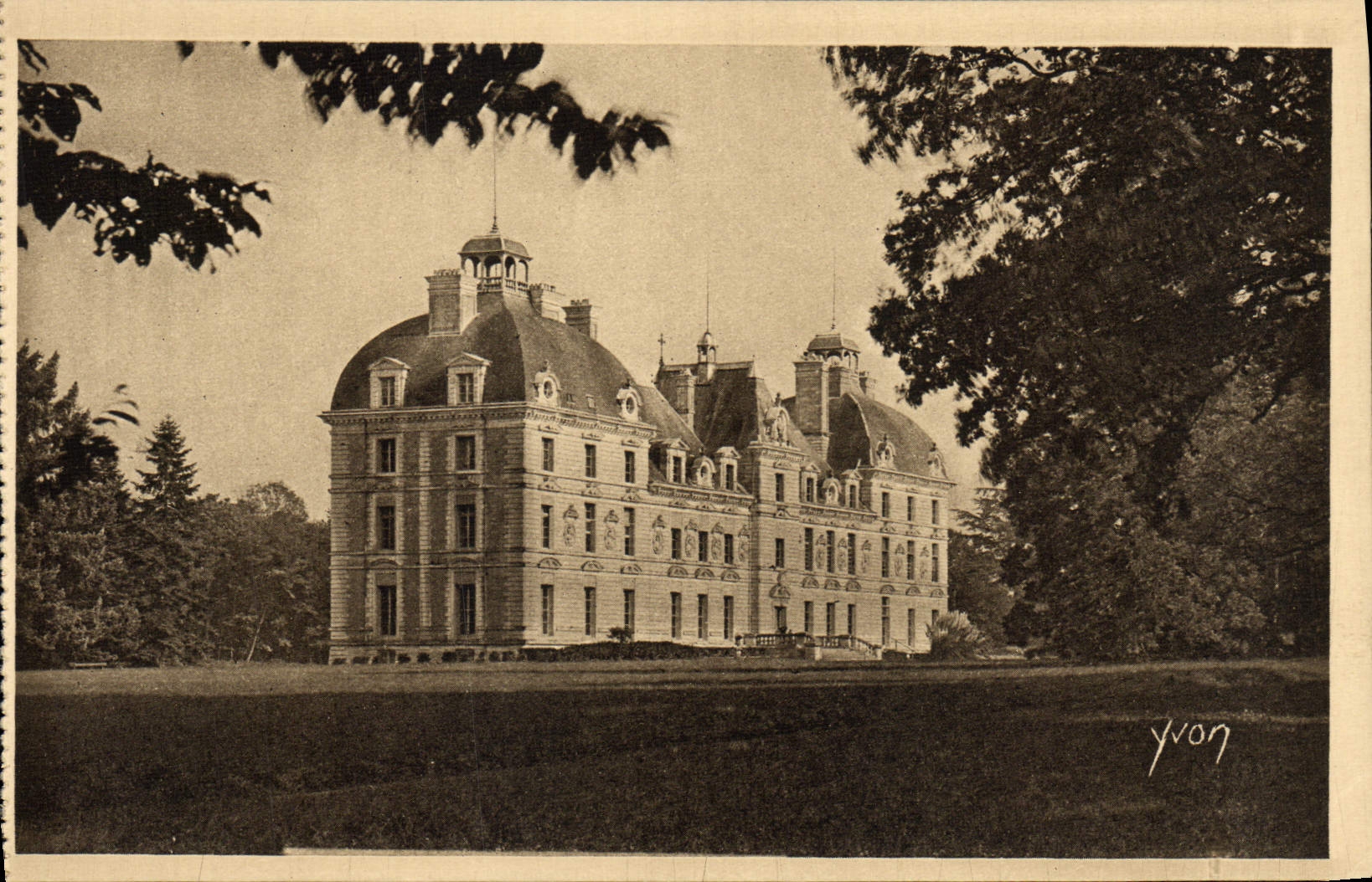 CPA Chateaux De La Loire Chateau Cheverny