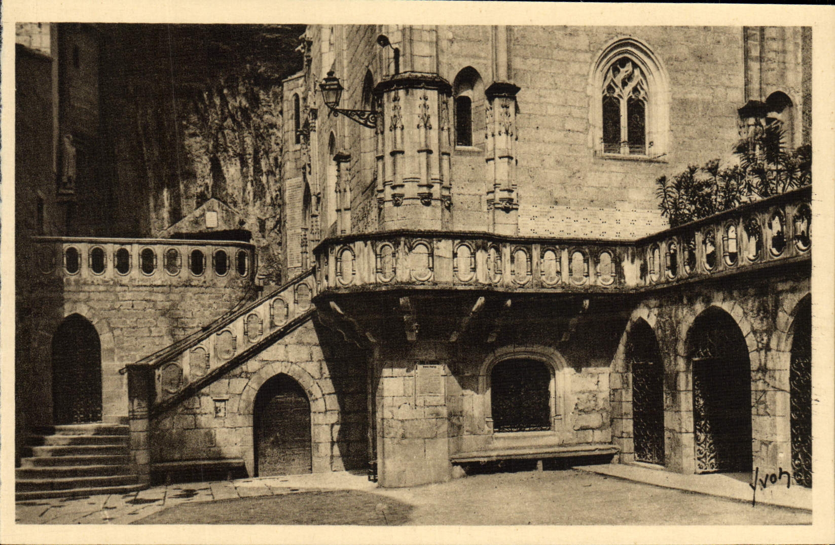 CPA Rocamadour Le parvis L'escalier de la chapelle miraculeuse