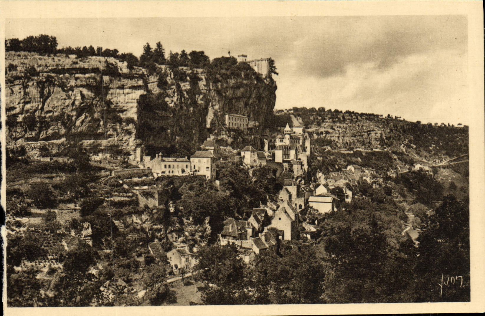 CPA Rocamadour Vue Generale Prise de la Route de Cahors
