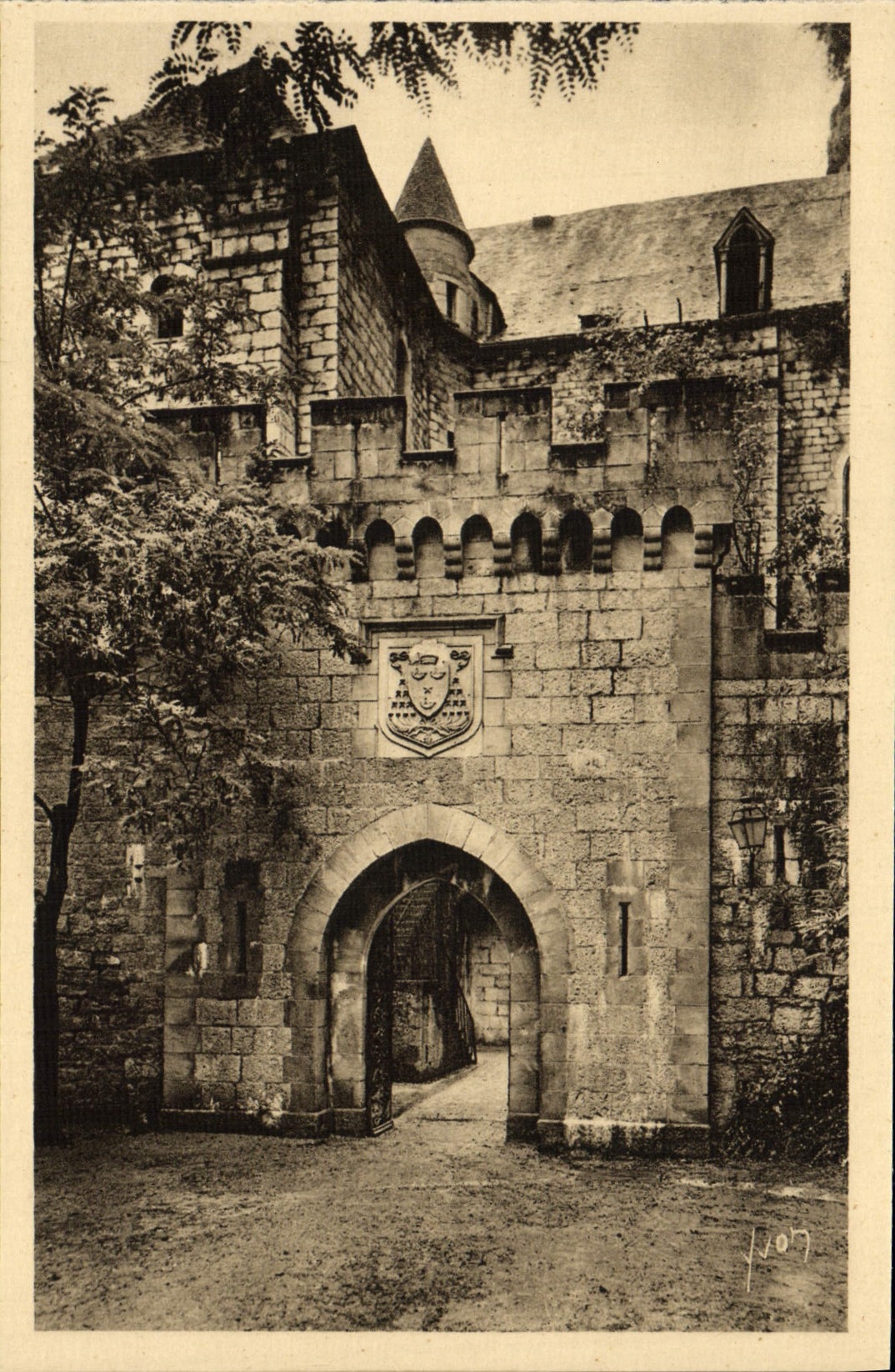 CPA Rocamadour Sortie des sanctuaires conduisant au chemin de Croix