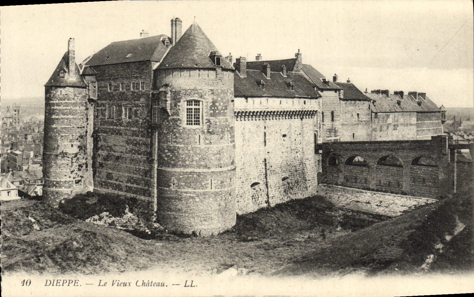 CPA Dieppe Le Vieux Chateau 