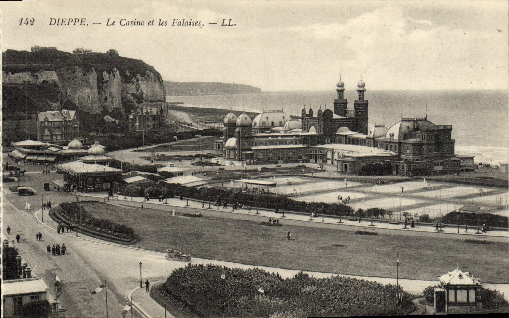 CPA Dieppe Le Casino et les Falaises 