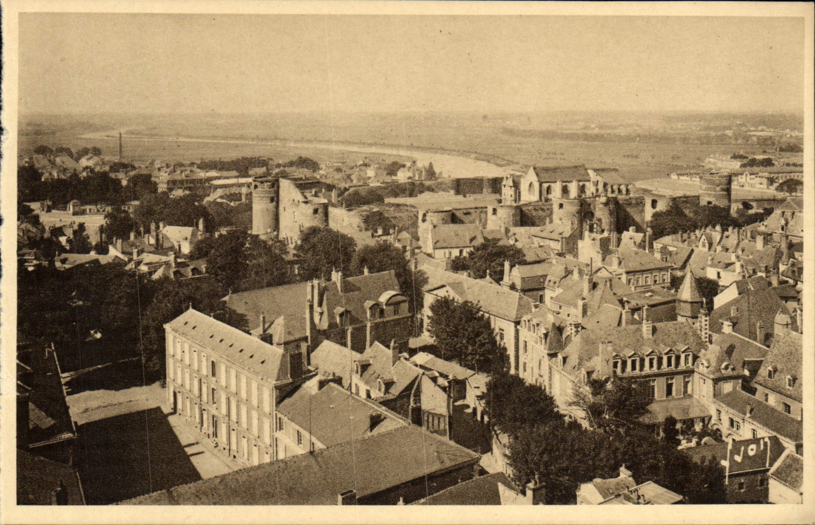 CPA Angers Vue generale vers le Chateau
