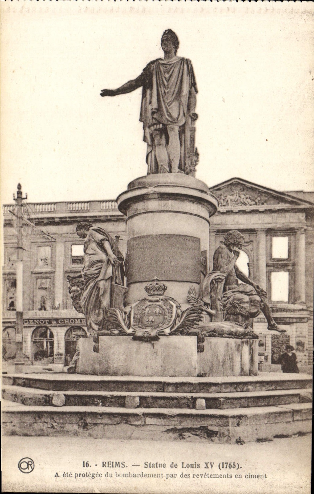 CPA Reims Statue de Louis XV