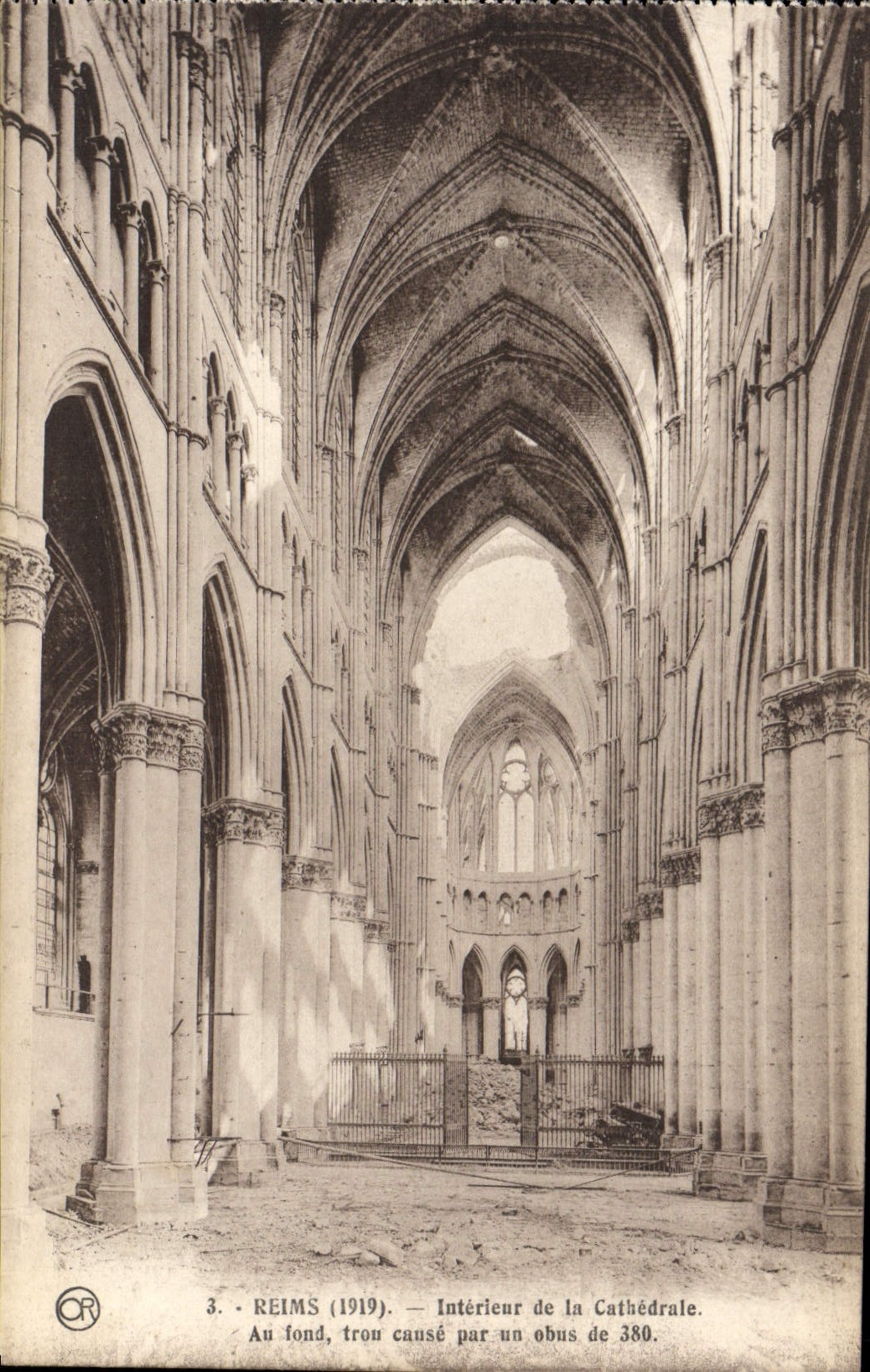 VINTAGE POSTCARD Interior Rheims of the Militaria Cathedral