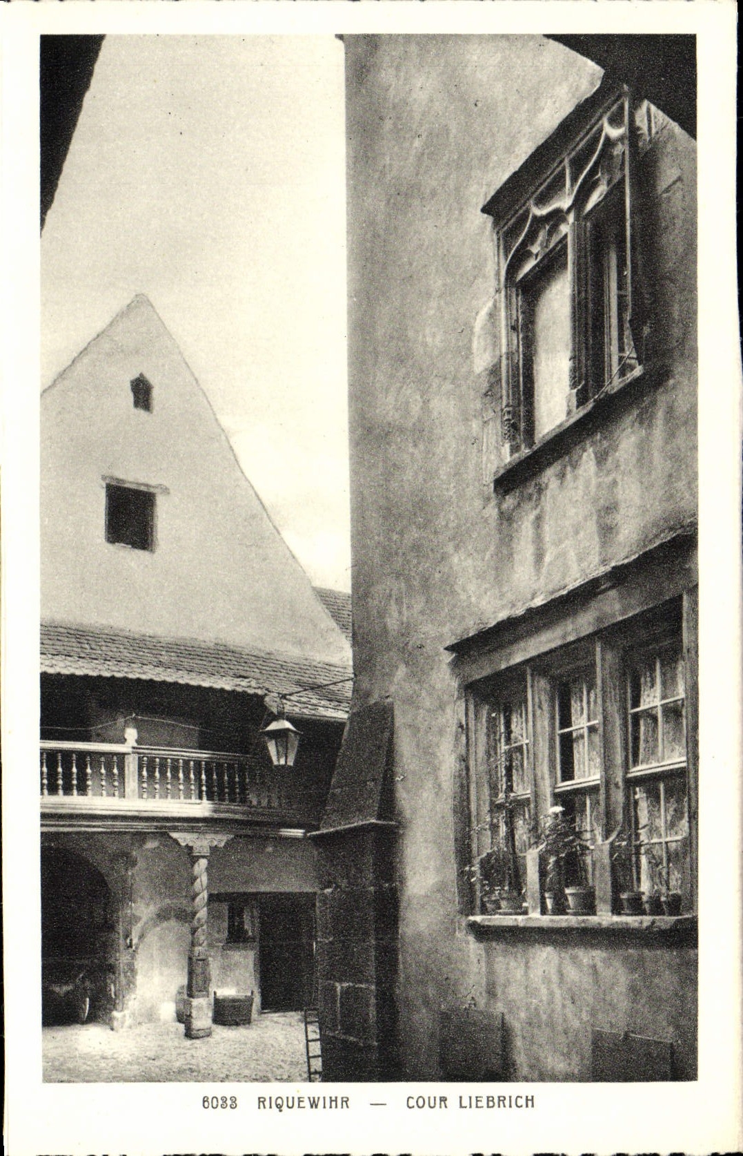 VINTAGE POSTCARD Riquewihr Liebrich Court