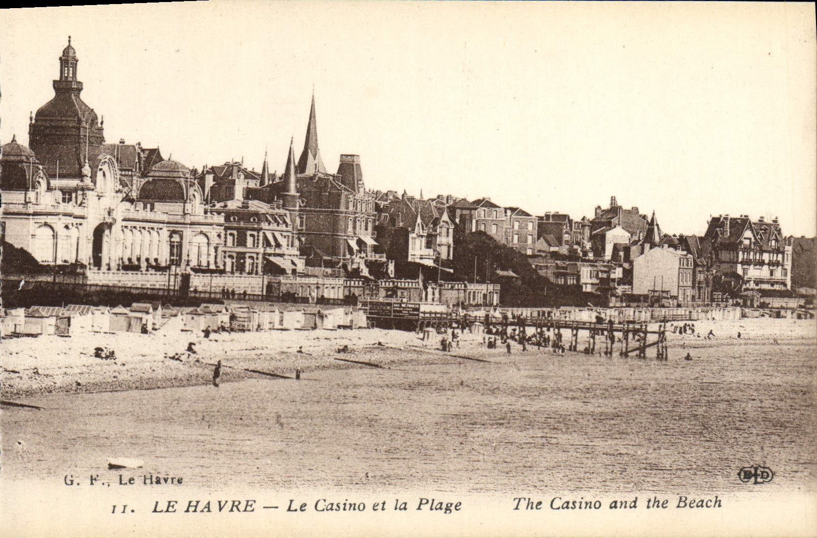 Casino de Le Havre de la POSTAL de la VENDIMIA y la playa