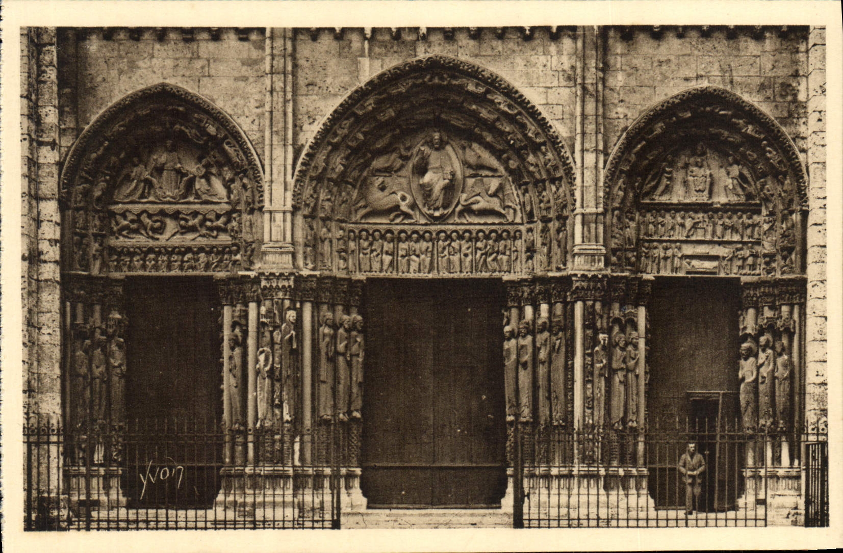 CPA Chartres La Cathedrale Le Grand Portail