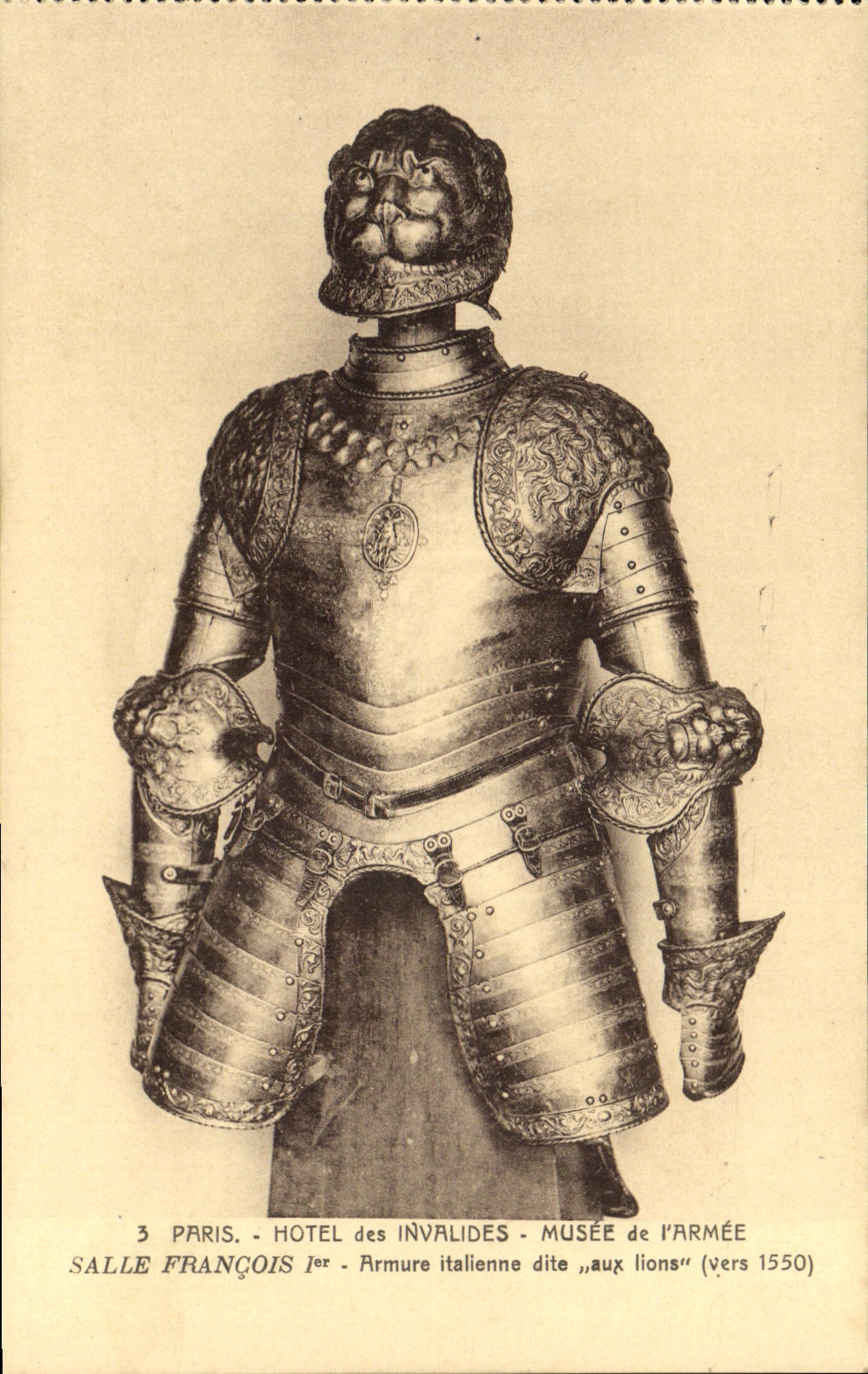 CPA Paris Hotel des Invalides Musee de l'Armee Salle Francois 1er Armure italienne dite aux Lions