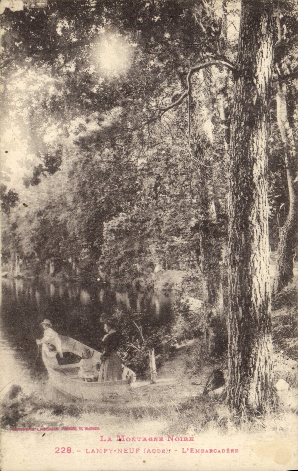 VINTAGE POSTCARD New Lampy the landing stage