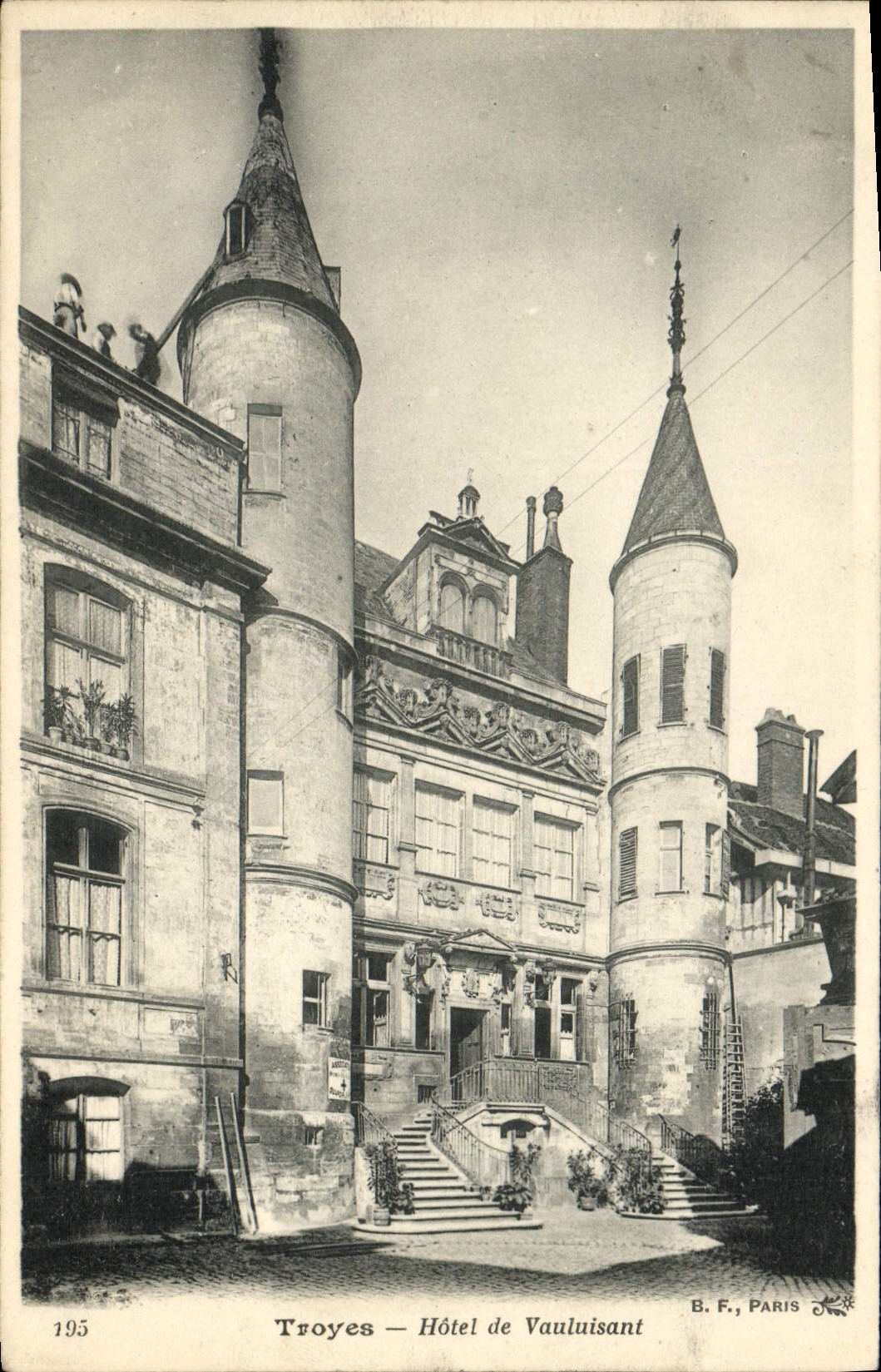 CPA Troyes Hotel de Vauluisant