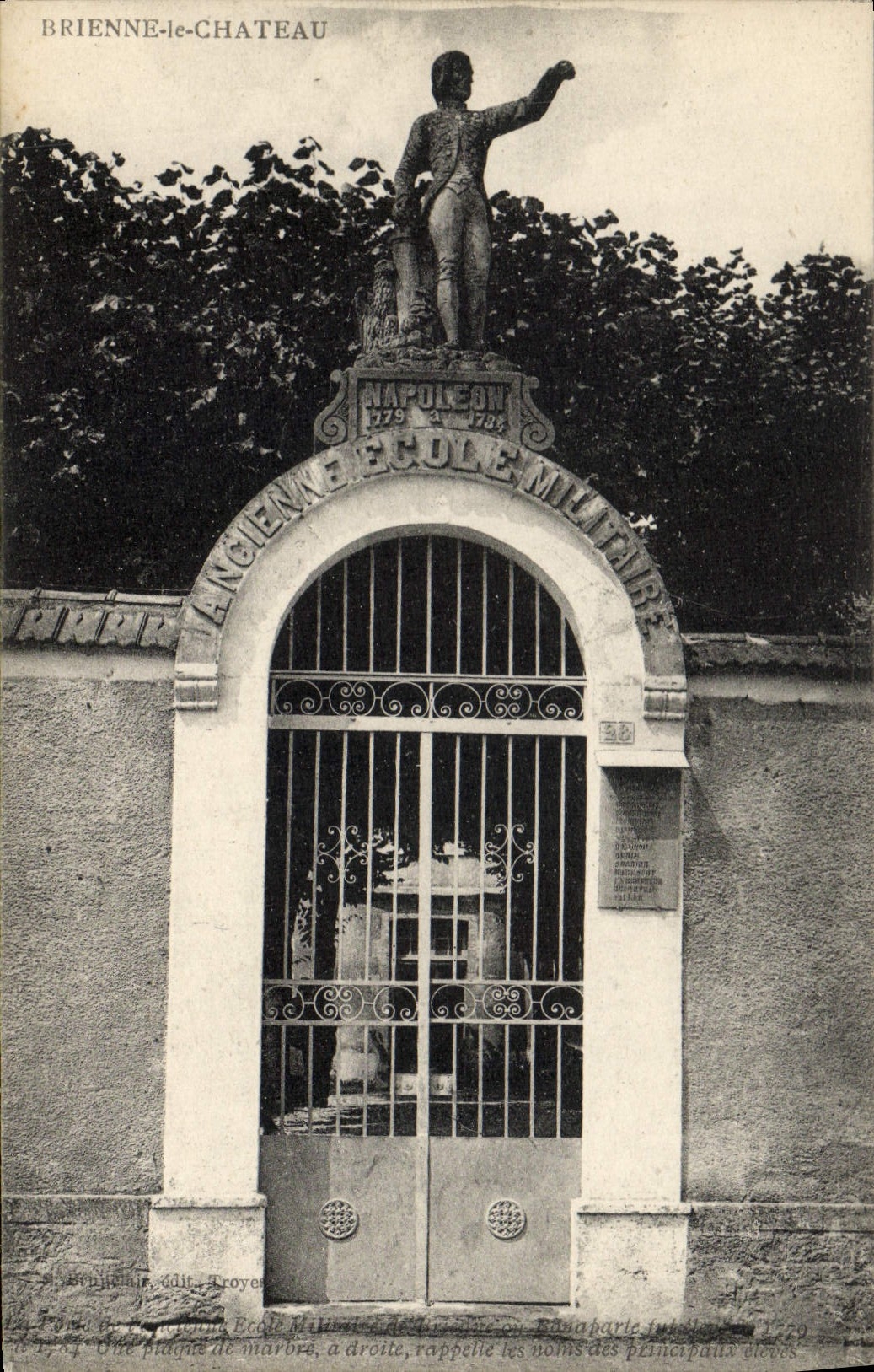 VINTAGE POSTCARD Brienne the Castle Military academy