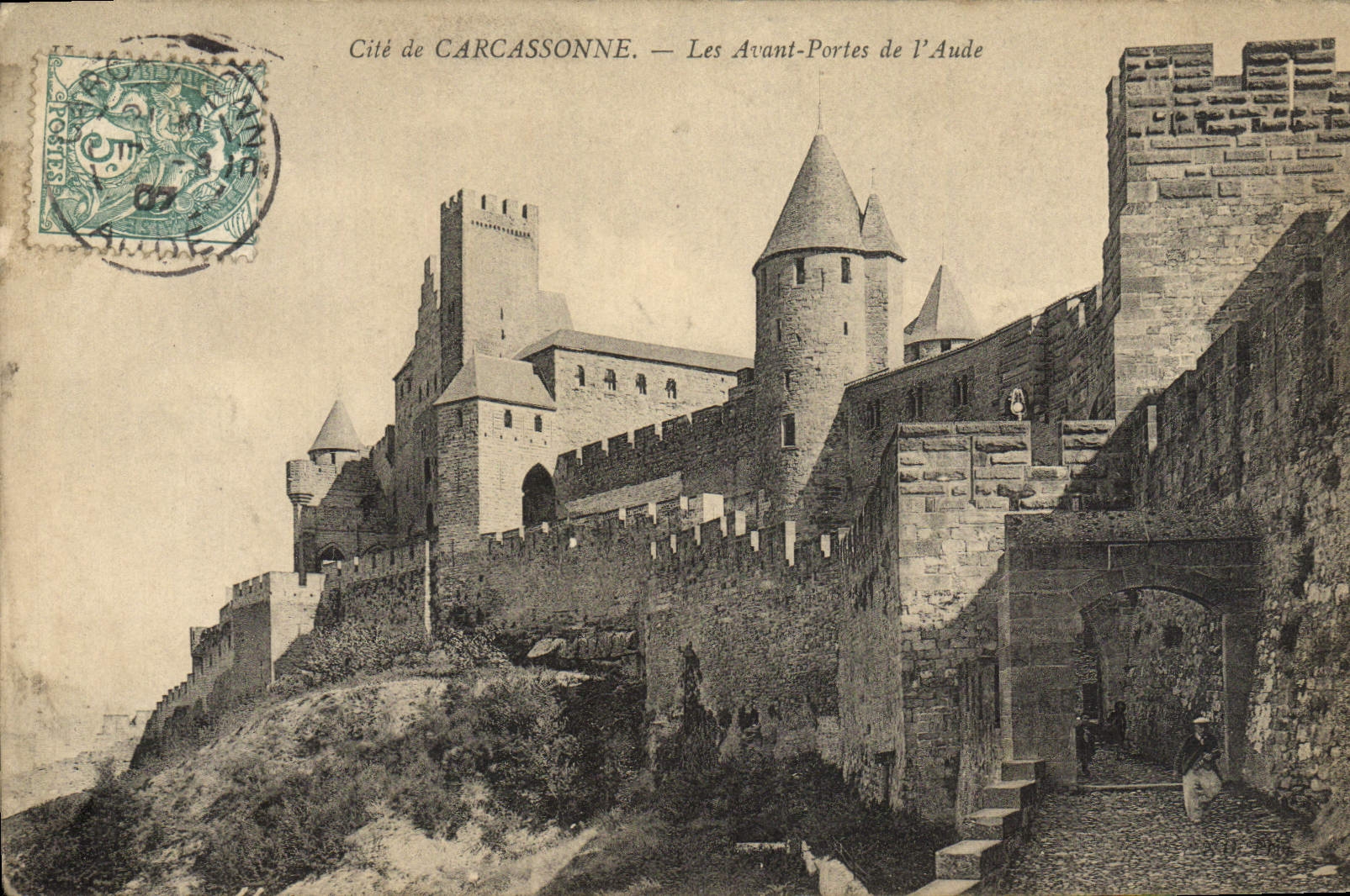POSTAL ISCED de la VENDIMIA de Carcasona antes de las puertas del Aude