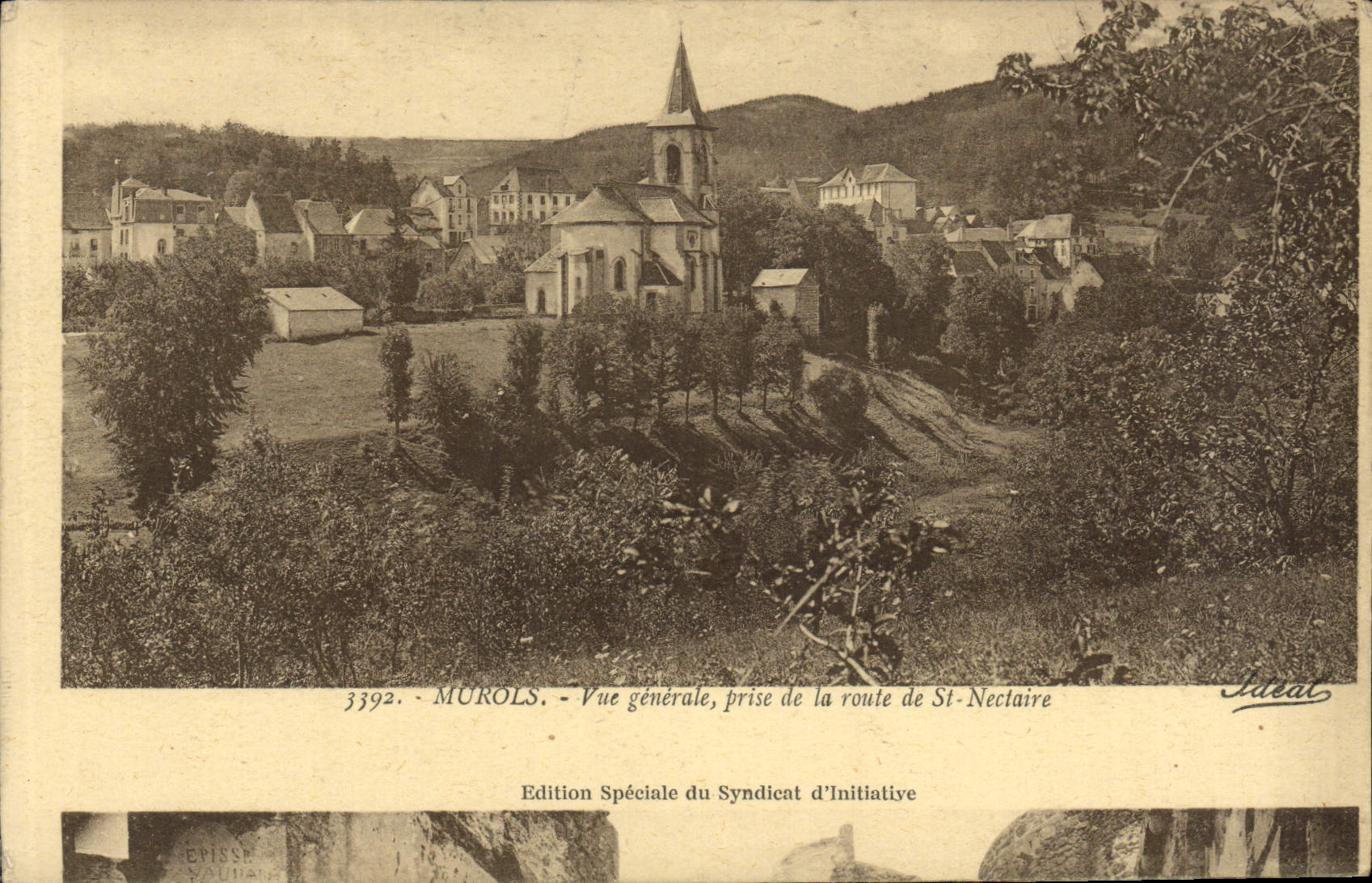 CPA Murols Vue generale Prise de la route de st nectaire
