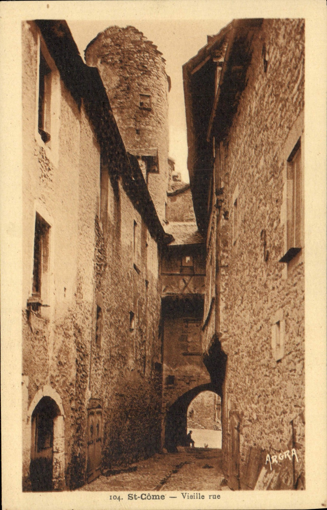 VINTAGE POSTCARD St Like Vieiile street