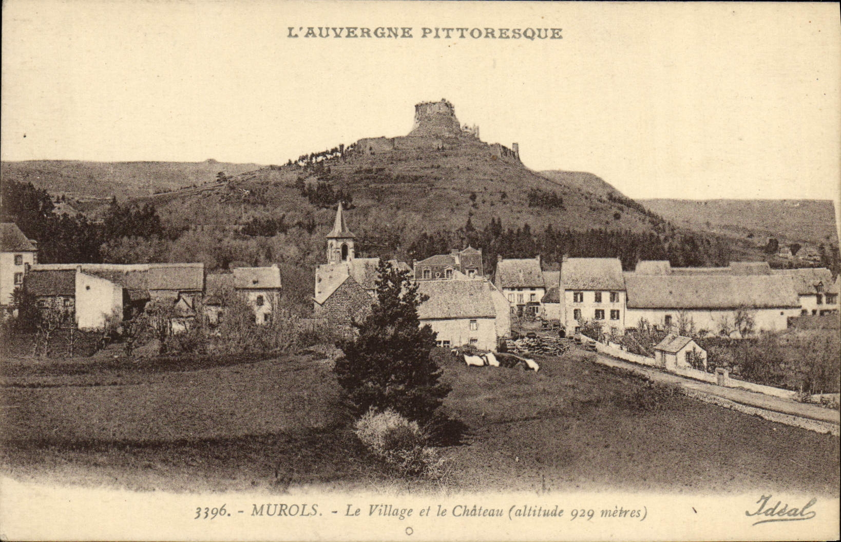 CPA L'Auvergne Pittoresque Murols Le Village Et Le Chateau