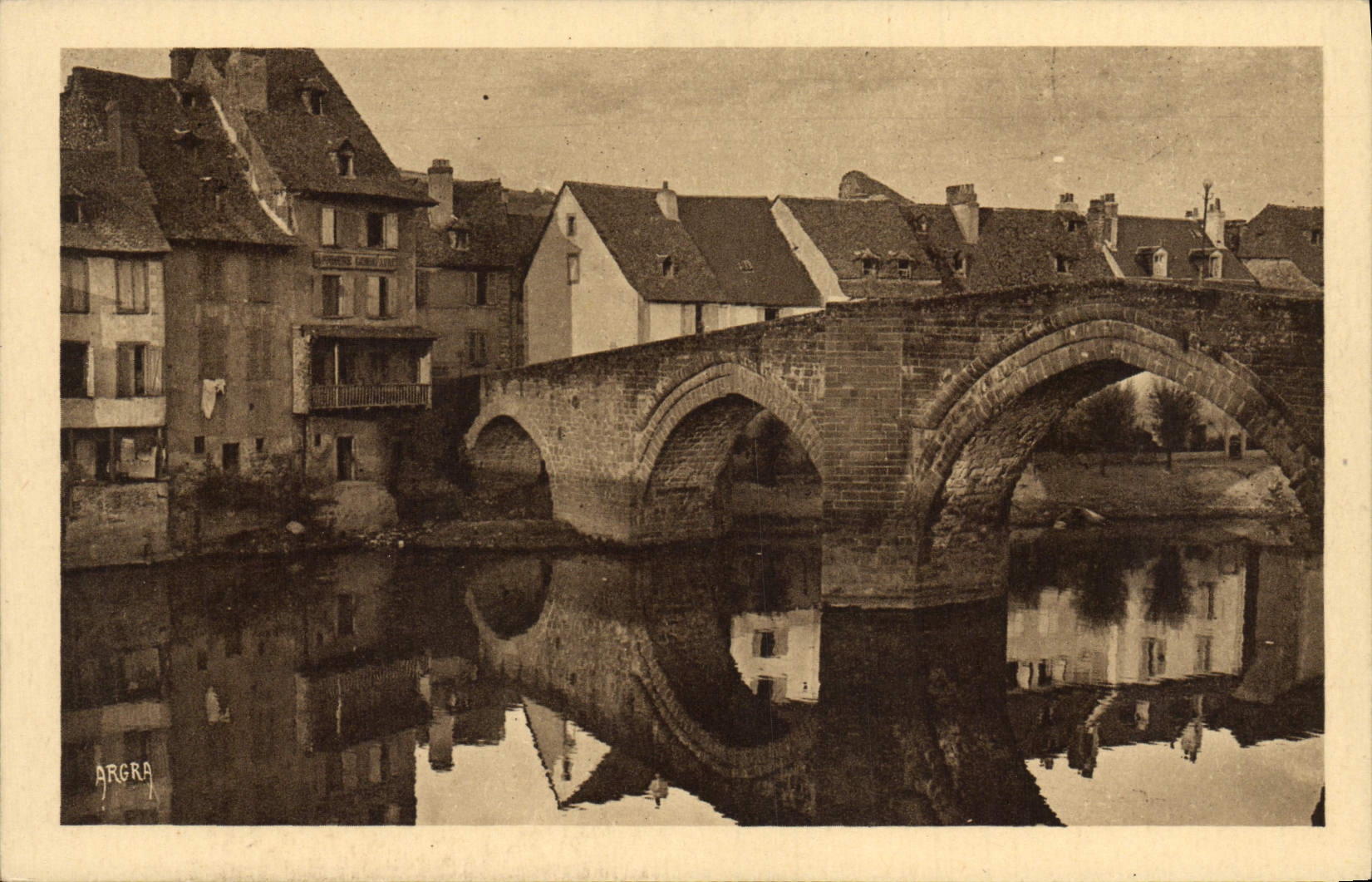 VINTAGE POSTCARD Espalion the bridge