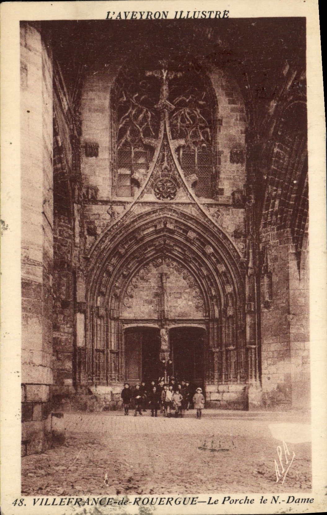 VINTAGE POSTCARD Aveyron Illustrates Villeranche De Rolergue the Porch of Notre Dame Enfants
