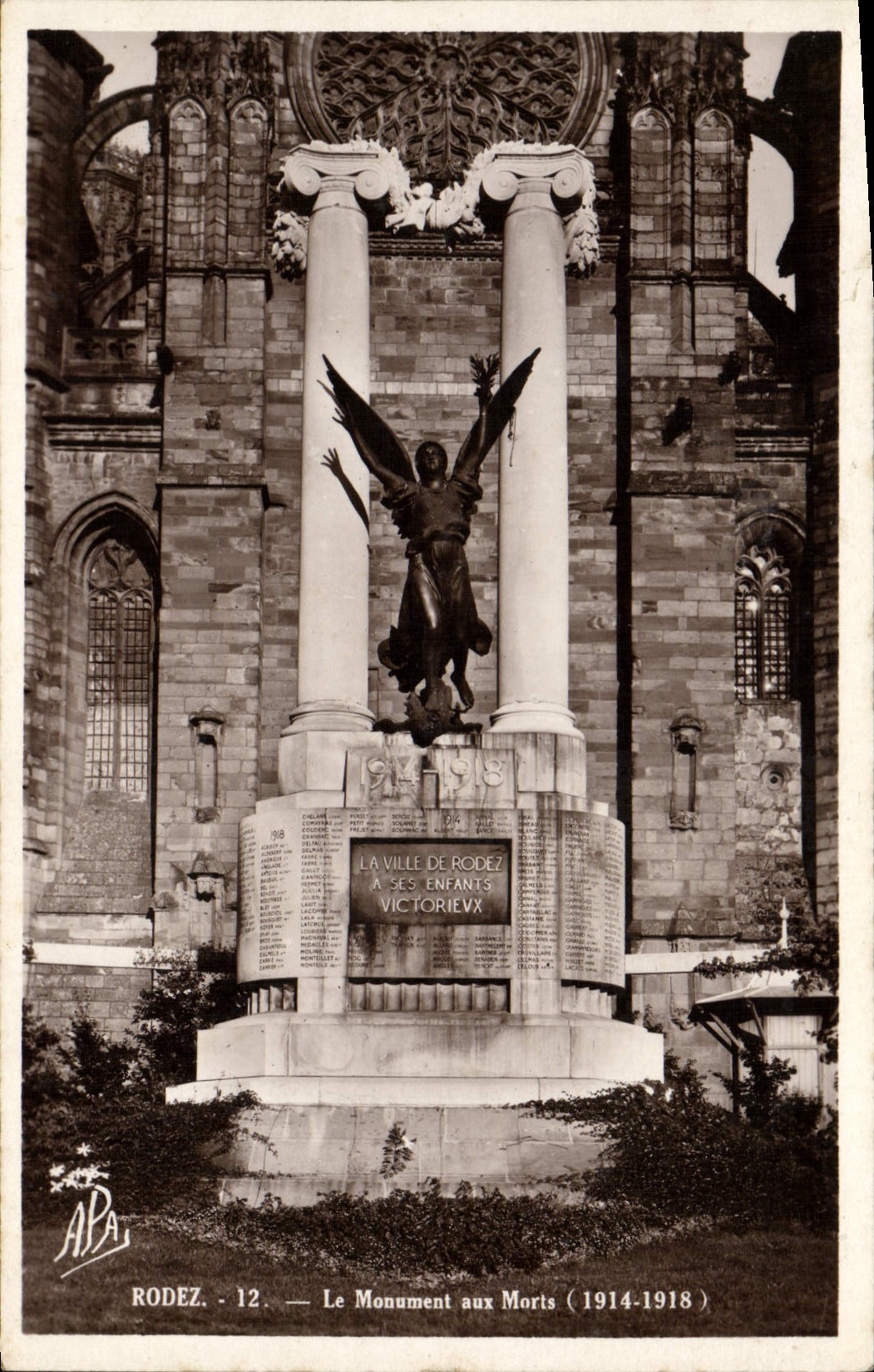 CPA Rodez Le Monument auz morts Militaria