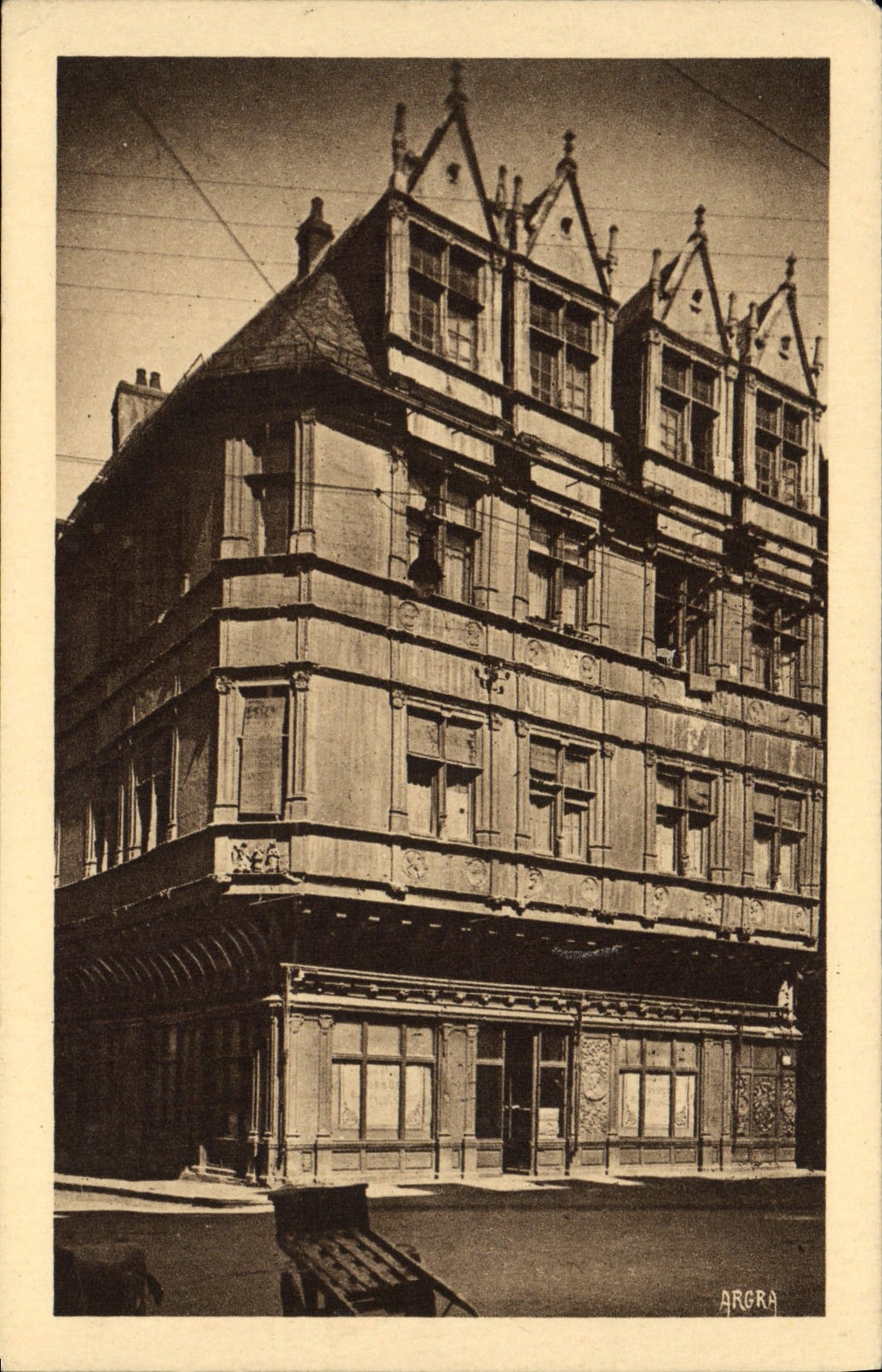VINTAGE POSTCARD Rodez House of Armagnac