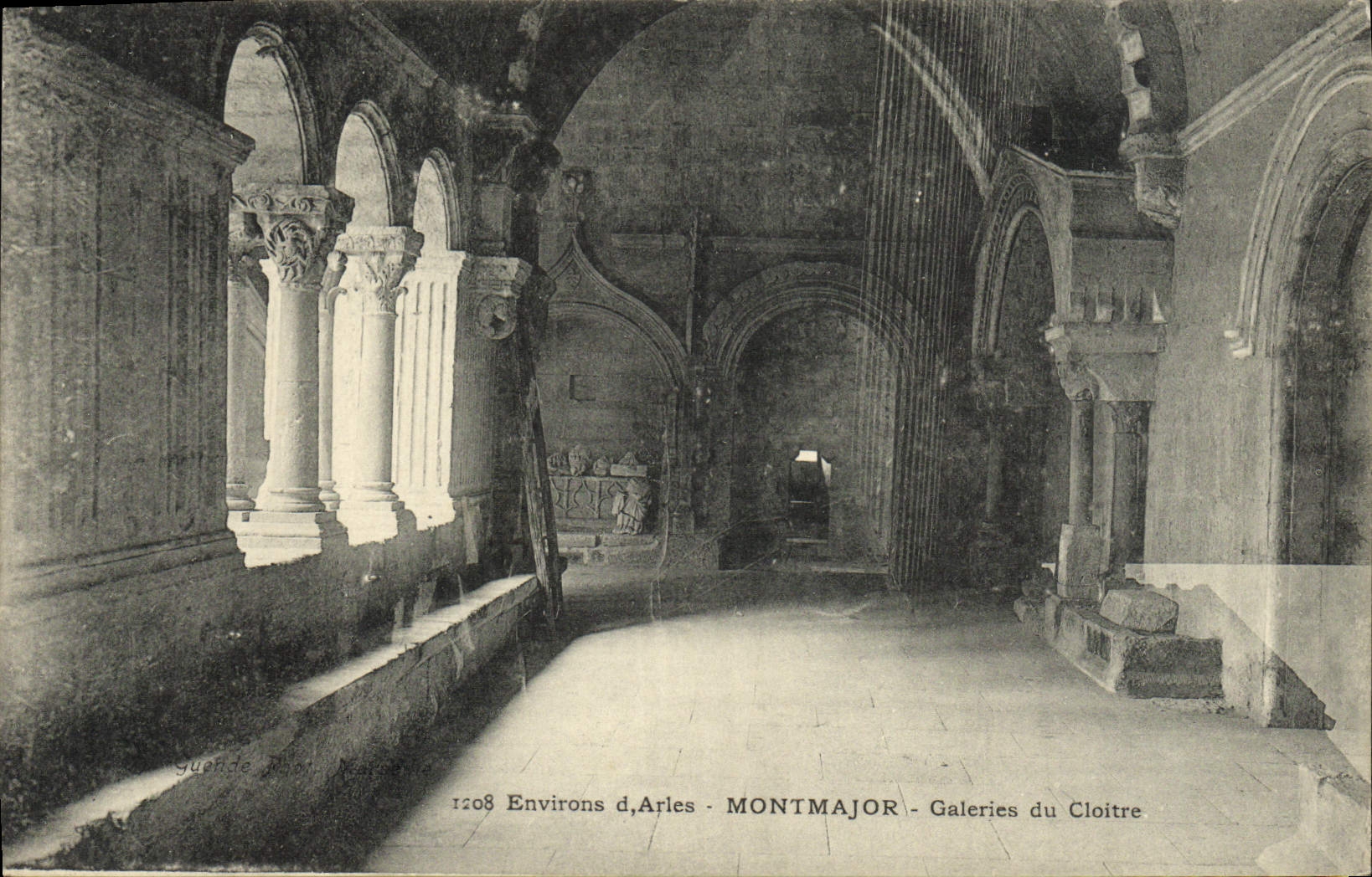 CPA Environs D'Arles Montmajor Galeries du Cloitre